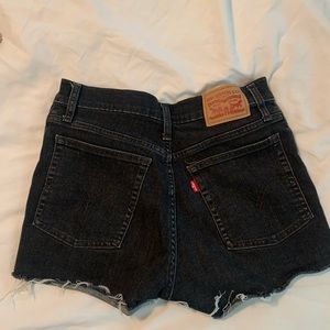 Levi’s black washed high rise size 28 shorts